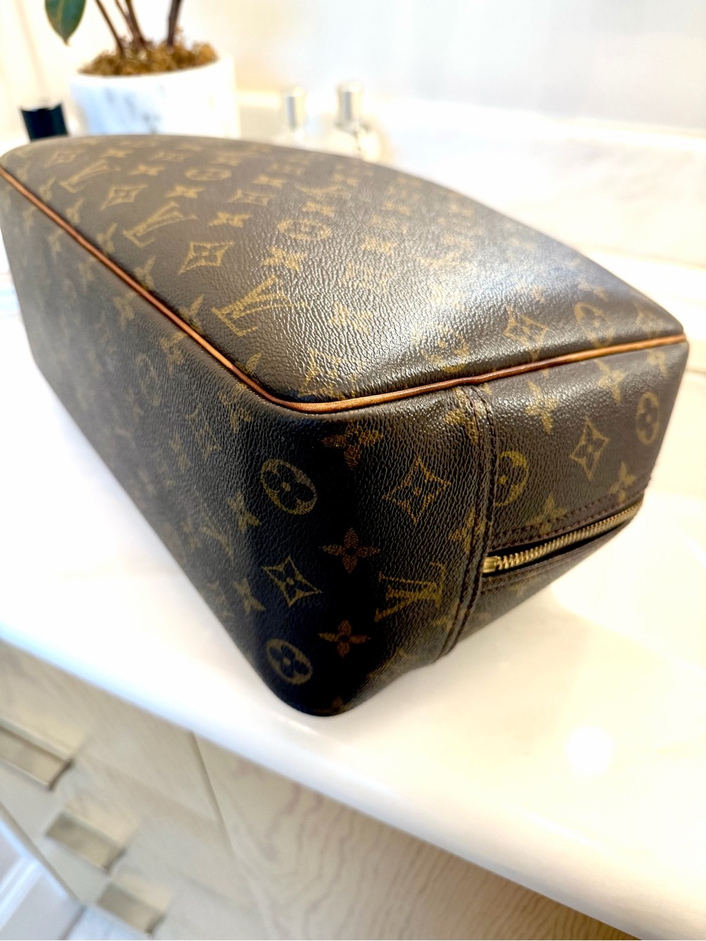 Louis Vuitton Monogram Deauville Bag - Picture 8 of 16